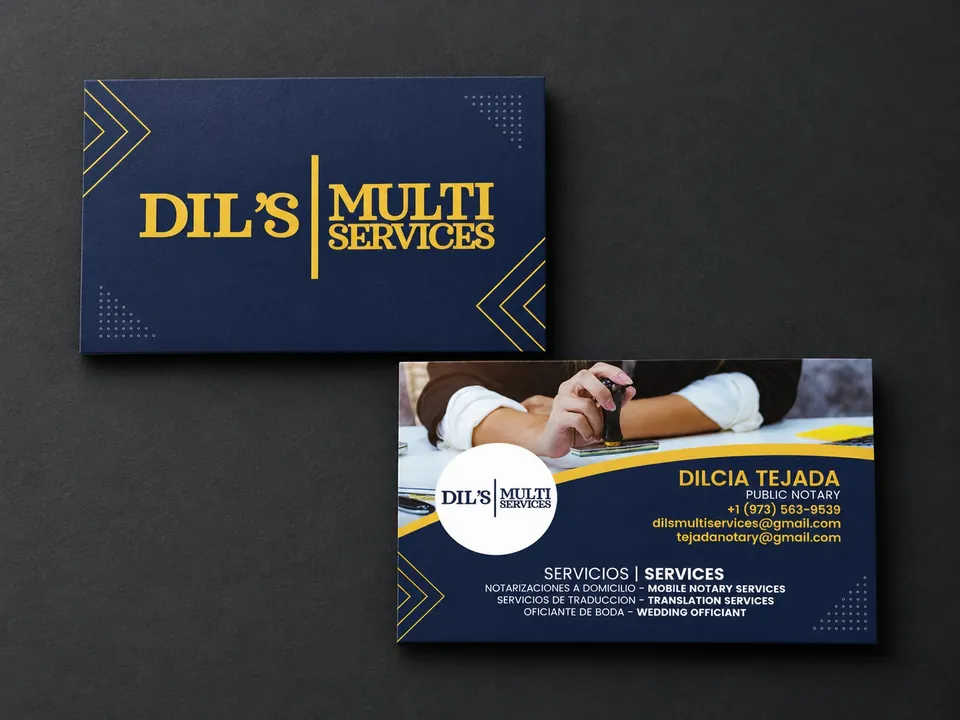 Frente y reverso de las tarjetas de Dil’s Multi Services en azul marino y dorado.